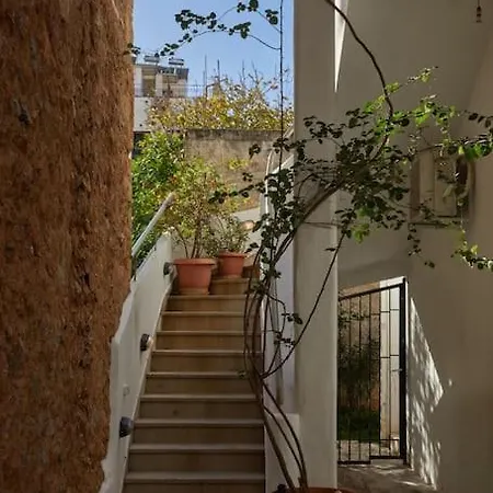 The Sunny House Apartment *